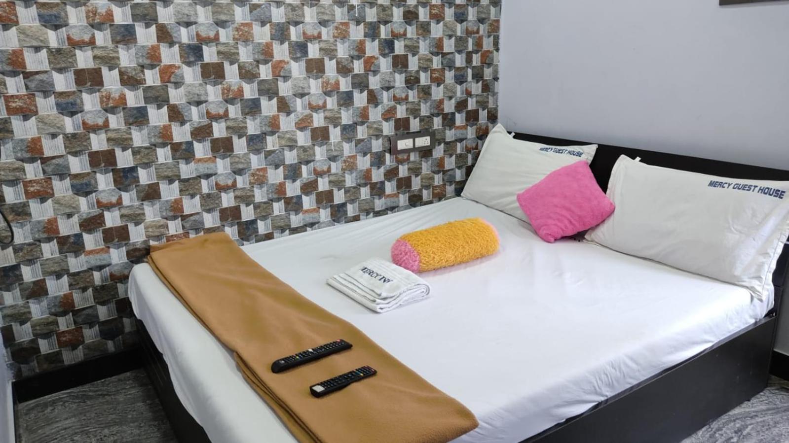 Mercy Inn شيناي المظهر الخارجي الصورة