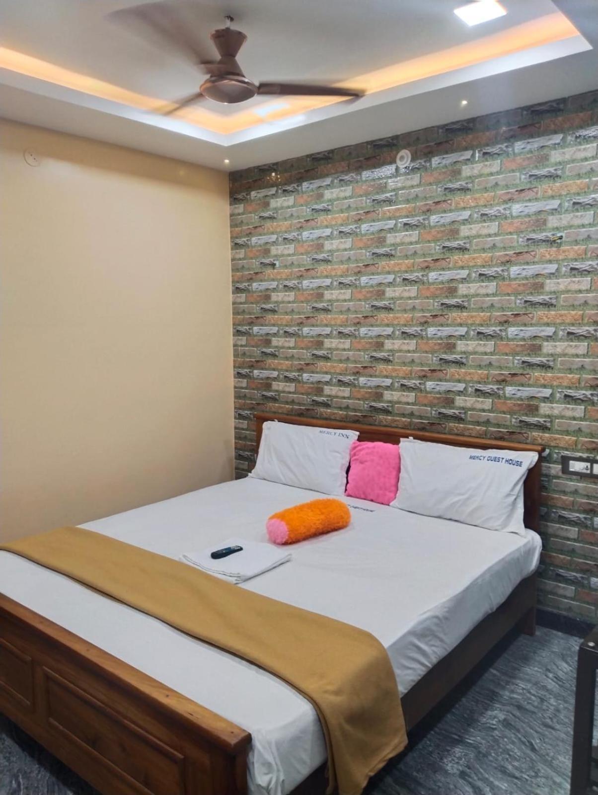 Mercy Inn شيناي المظهر الخارجي الصورة